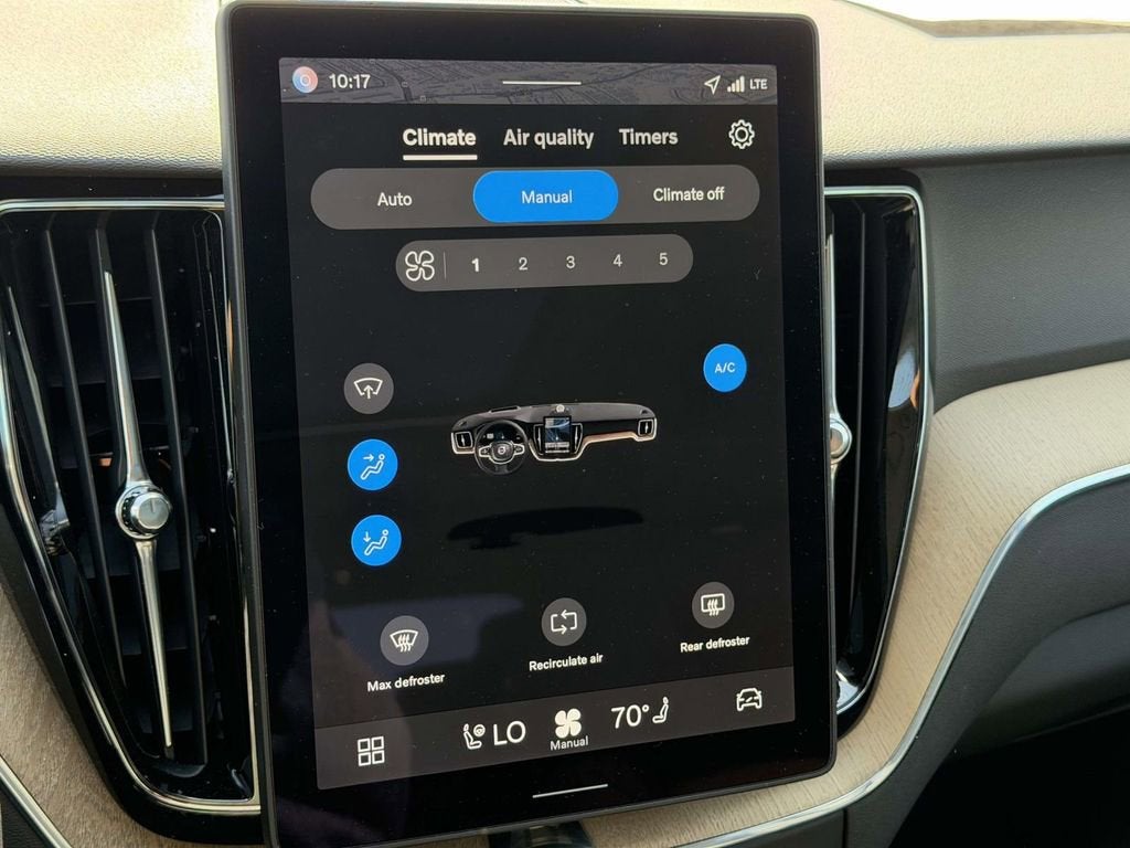 2026 Volvo XC60 Plus