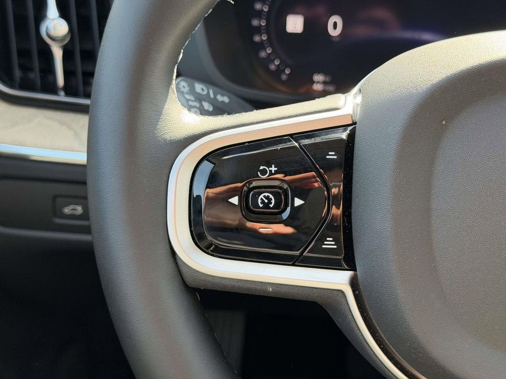 2026 Volvo XC60 Plus