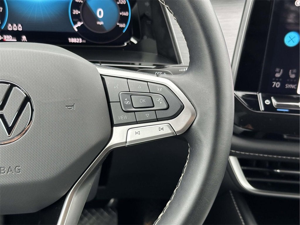 2025 Volkswagen Atlas Cross Sport 2.0T SE w/Technology