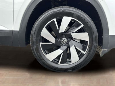 2025 Volkswagen Atlas Cross Sport 2.0T SE w/Technology