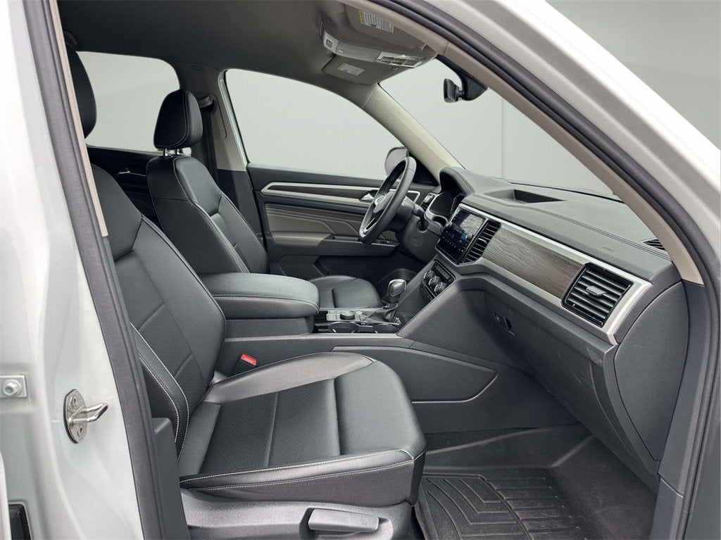 2023 Volkswagen Atlas 2.0T SE w/Technology