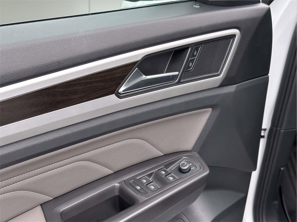 2023 Volkswagen Atlas 2.0T SE w/Technology