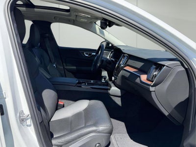 2023 Volvo S60 Recharge Plug-In Hybrid T8 Plus Dark Theme