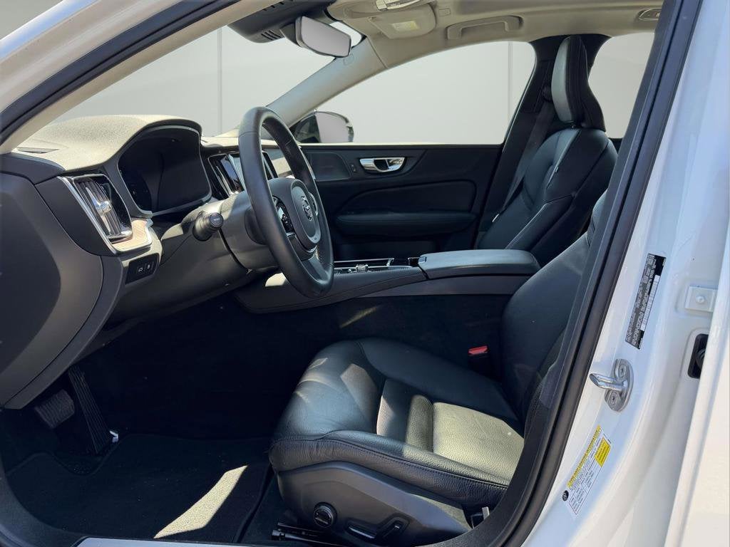 2023 Volvo S60 Recharge Plug-In Hybrid T8 Plus Dark Theme