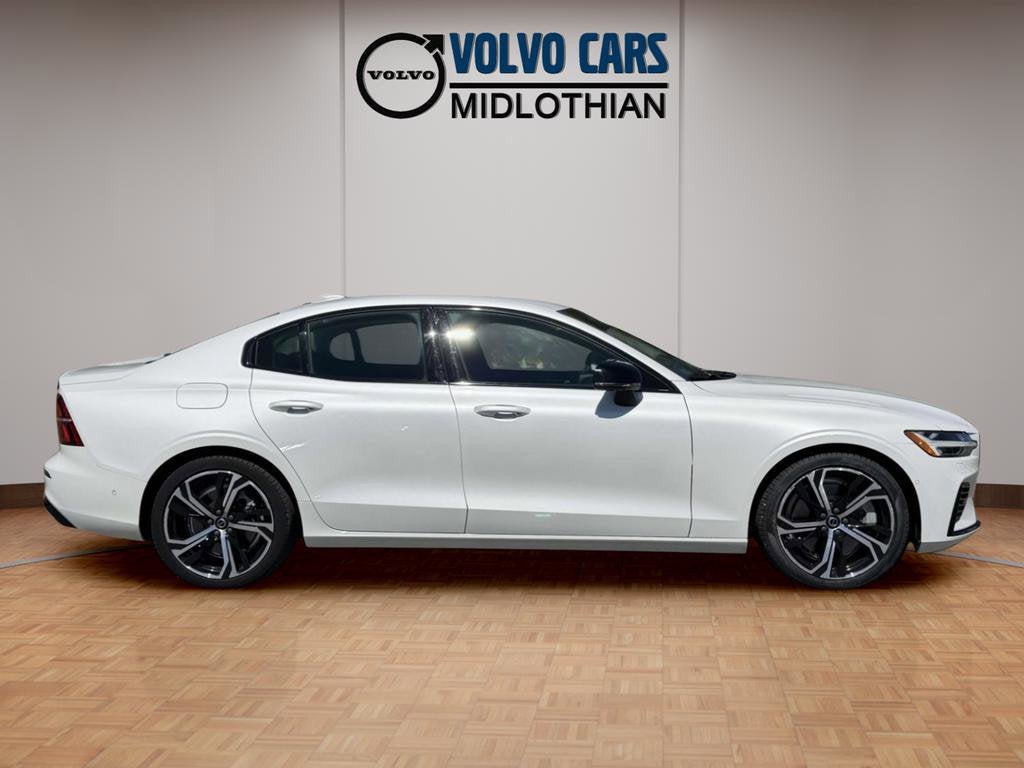 2023 Volvo S60 Recharge Plug-In Hybrid T8 Plus Dark Theme