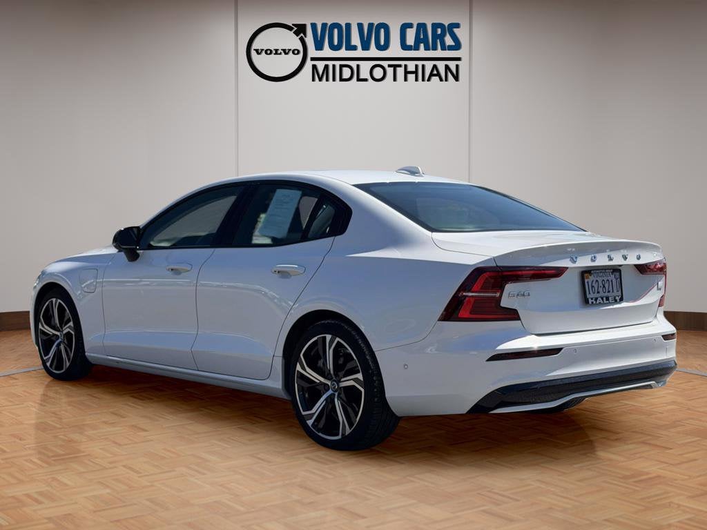 2023 Volvo S60 Recharge Plug-In Hybrid T8 Plus Dark Theme