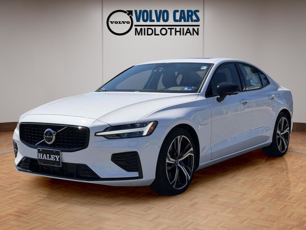 2023 Volvo S60 Recharge Plug-In Hybrid T8 Plus Dark Theme