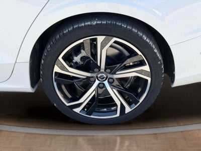 2023 Volvo S60 Recharge Plug-In Hybrid T8 Plus Dark Theme