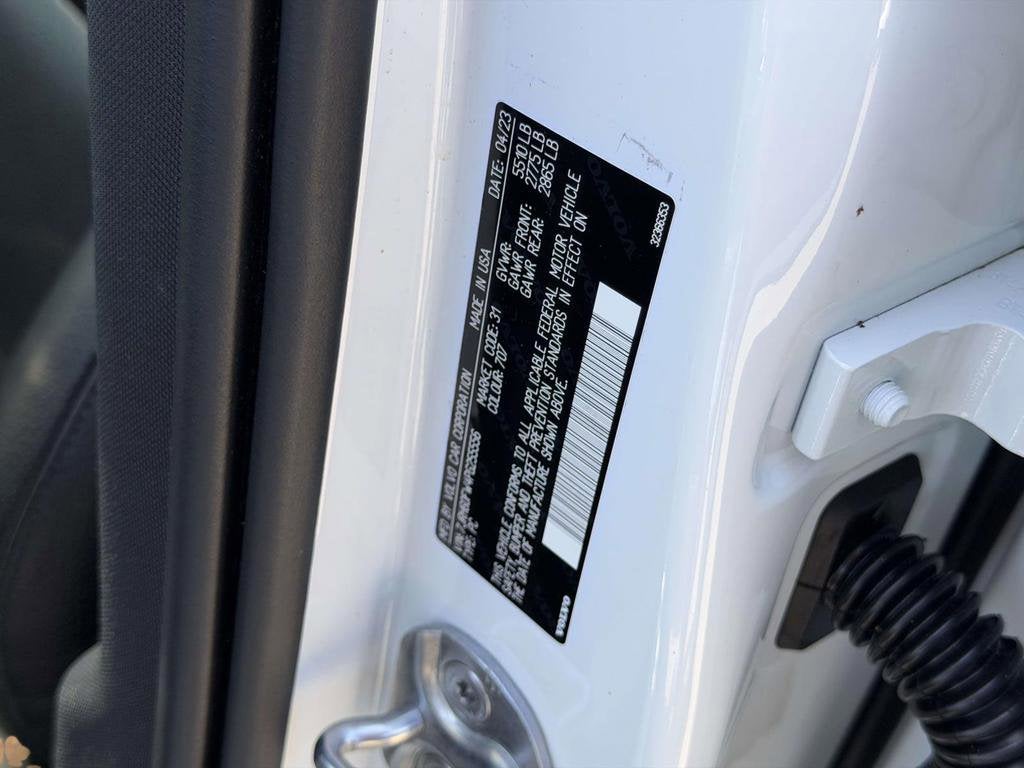 2023 Volvo S60 Recharge Plug-In Hybrid T8 Plus Dark Theme