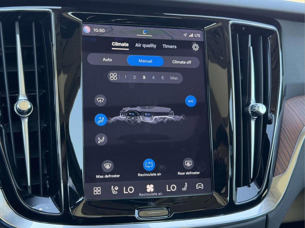 2023 Volvo S60 Recharge Plug-In Hybrid T8 Plus Dark Theme
