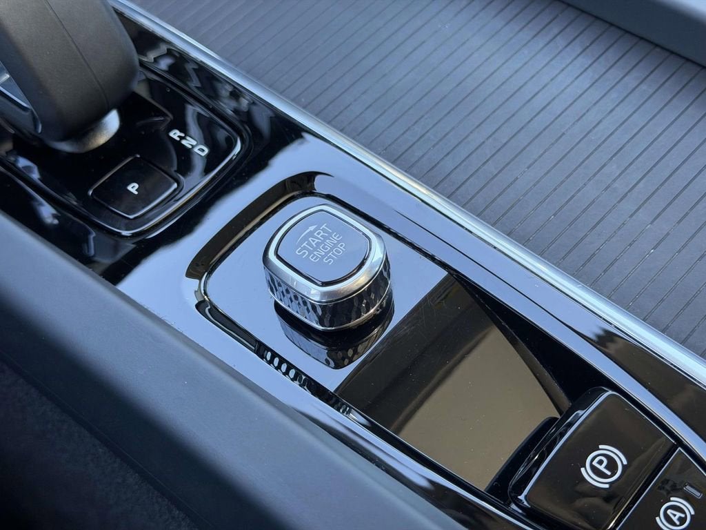 2025 Volvo S60 B5 Core