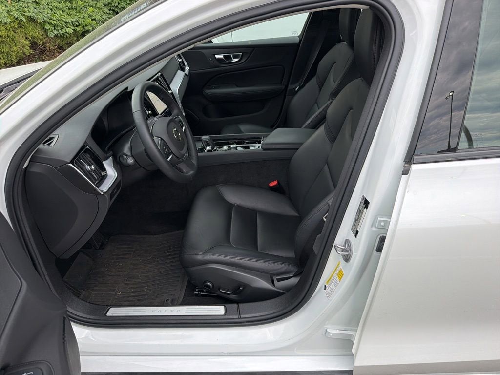 2025 Volvo S60 B5 Core