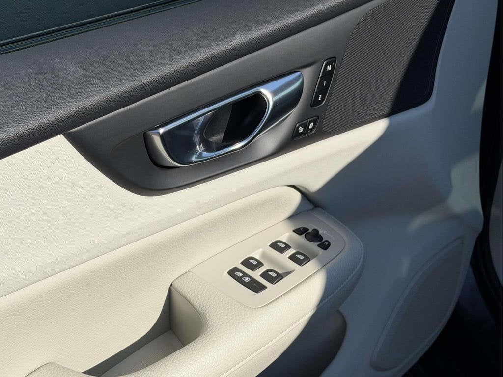 2022 Volvo S60 B5 Momentum