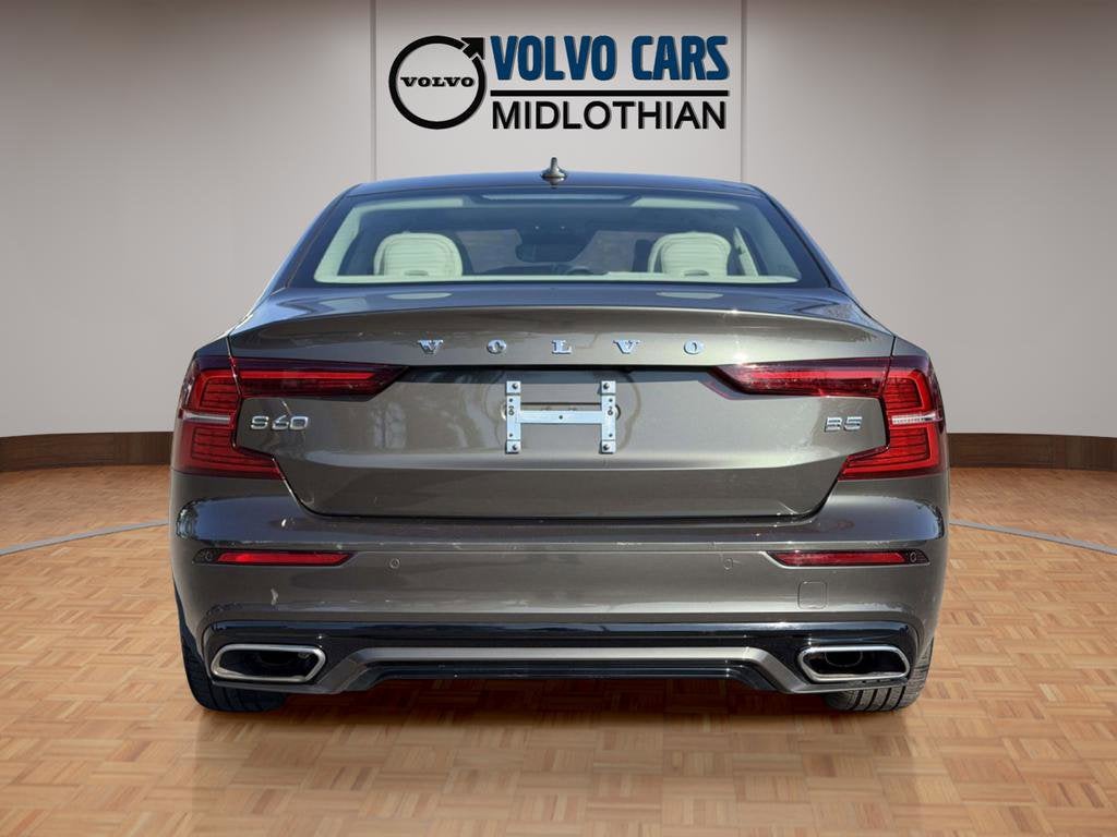 2022 Volvo S60 B5 Momentum