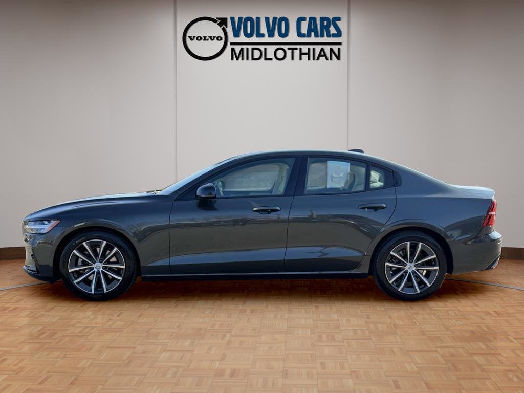 2022 Volvo S60 B5 Momentum