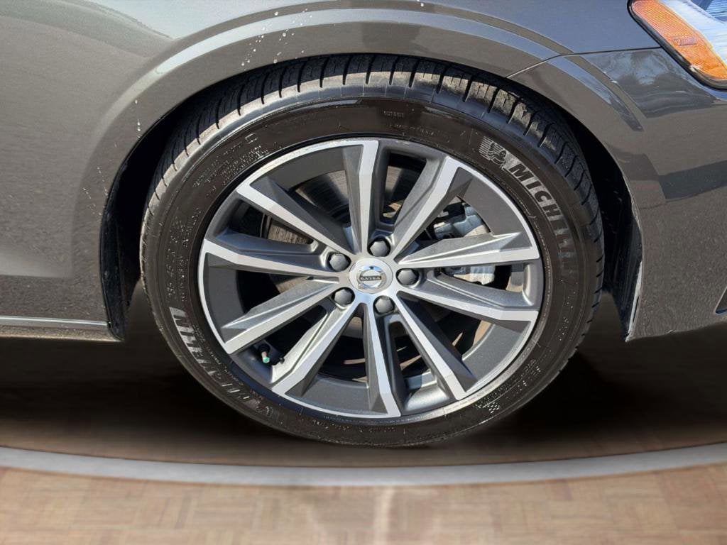 2022 Volvo S60 B5 Momentum