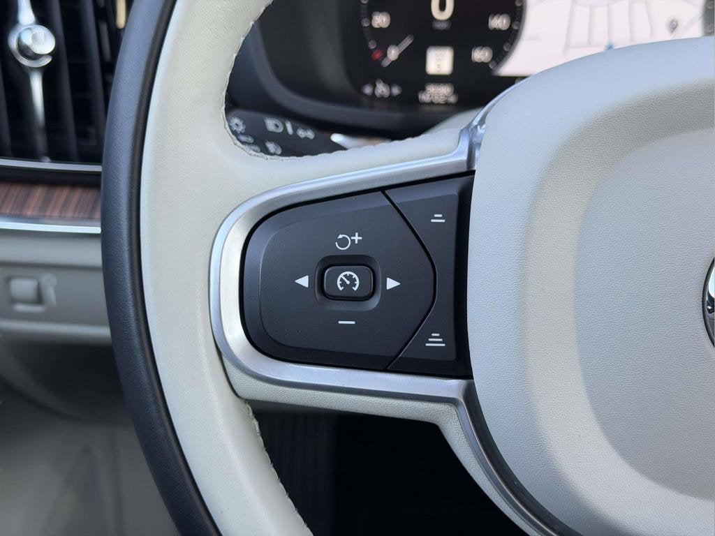 2022 Volvo S60 B5 Momentum