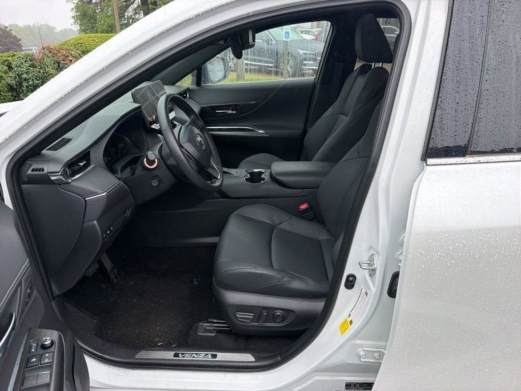 2024 Toyota Venza Nightshade