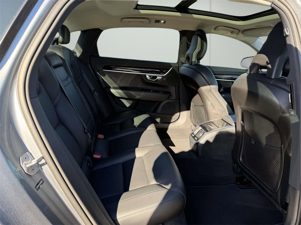 2018 Volvo S90 T6 Momentum