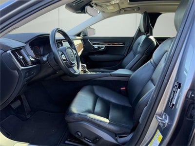 2018 Volvo S90 T6 Momentum