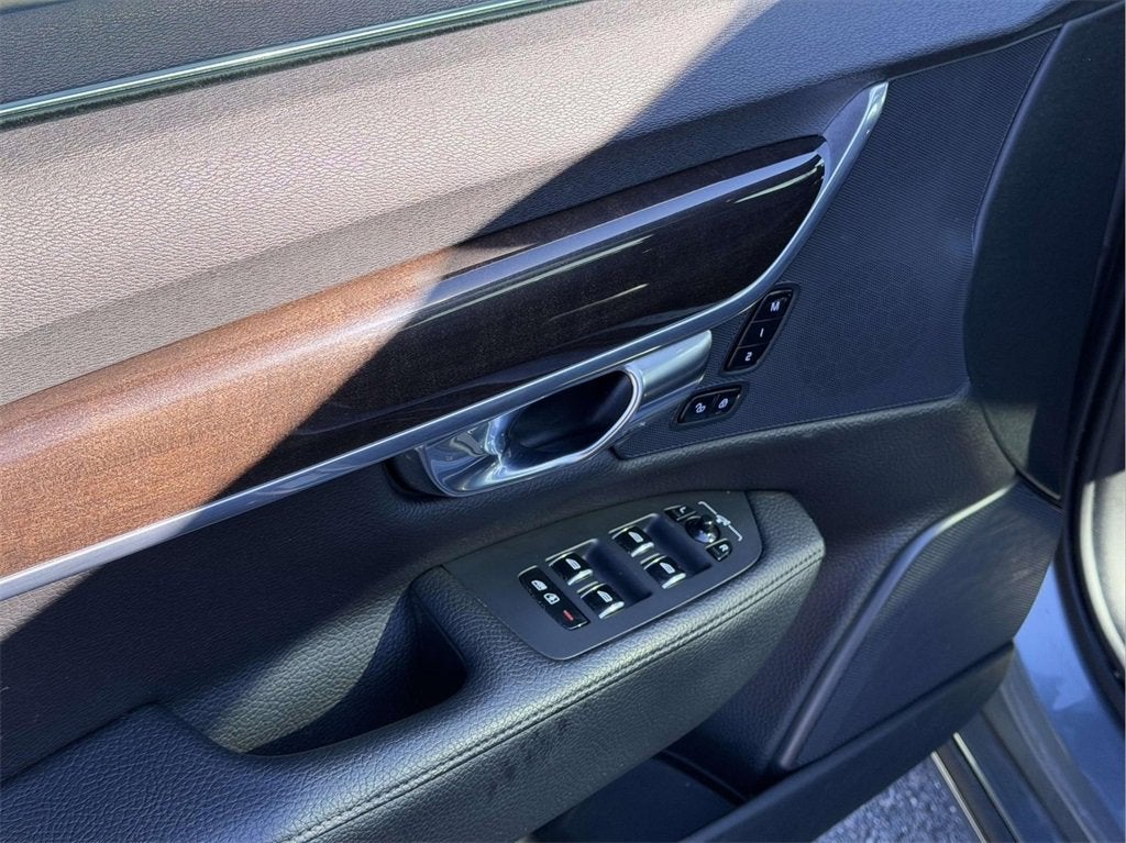 2018 Volvo S90 T6 Momentum