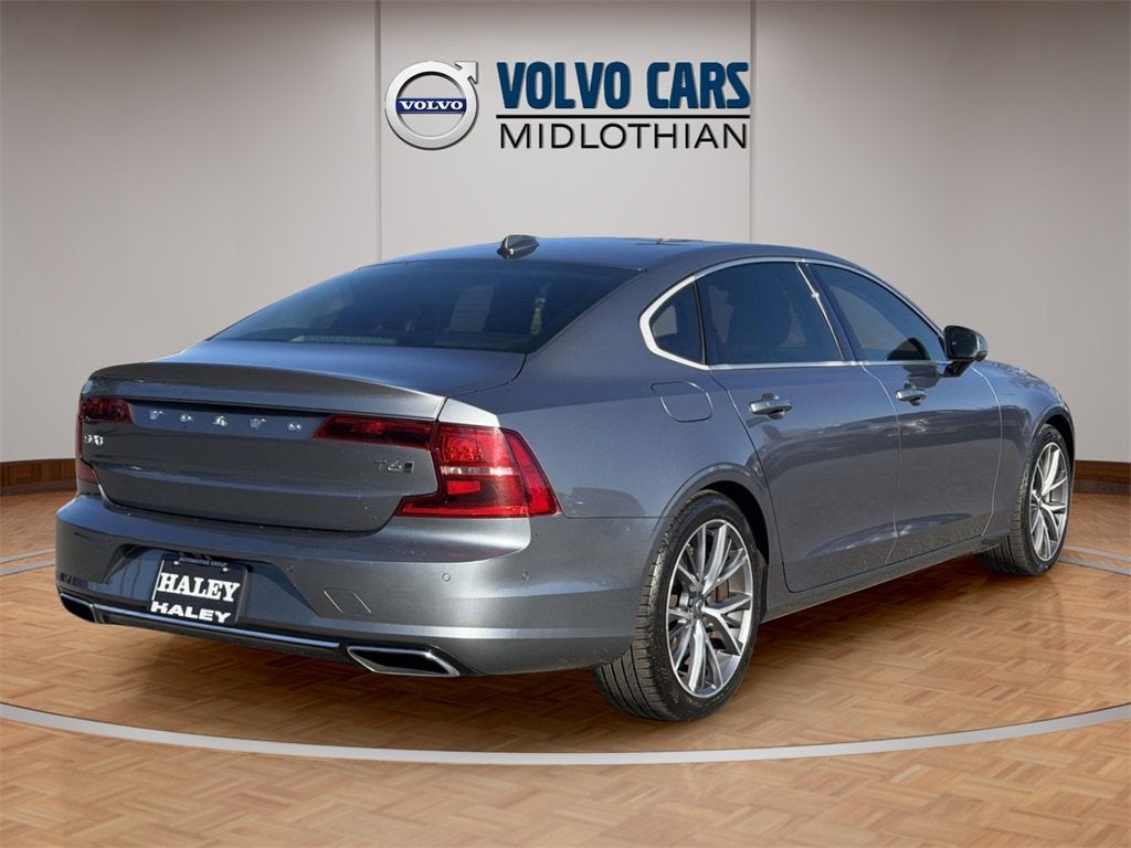 2018 Volvo S90 T6 Momentum
