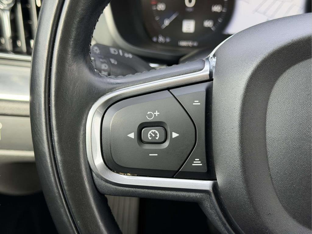 2018 Volvo XC60 T5 Momentum