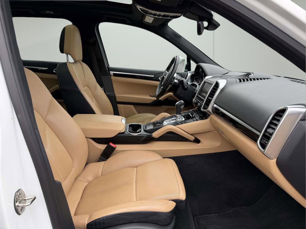 2016 Porsche Cayenne Base
