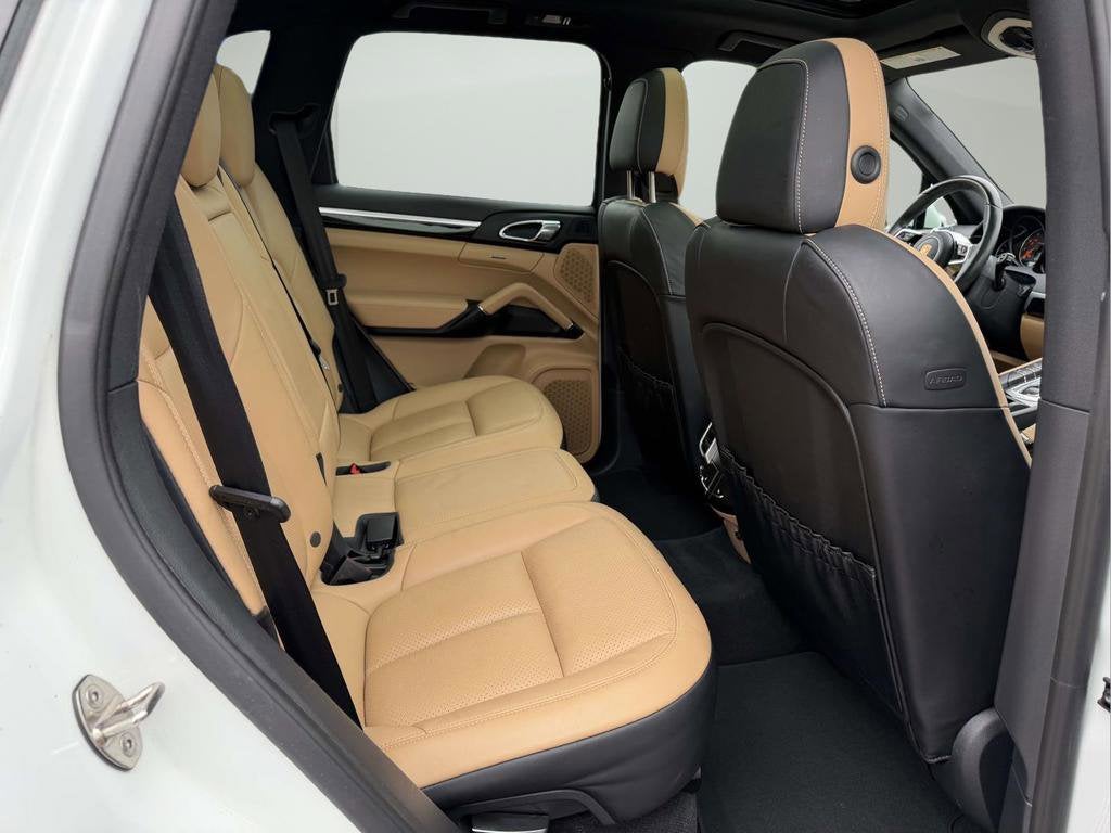 2016 Porsche Cayenne Base