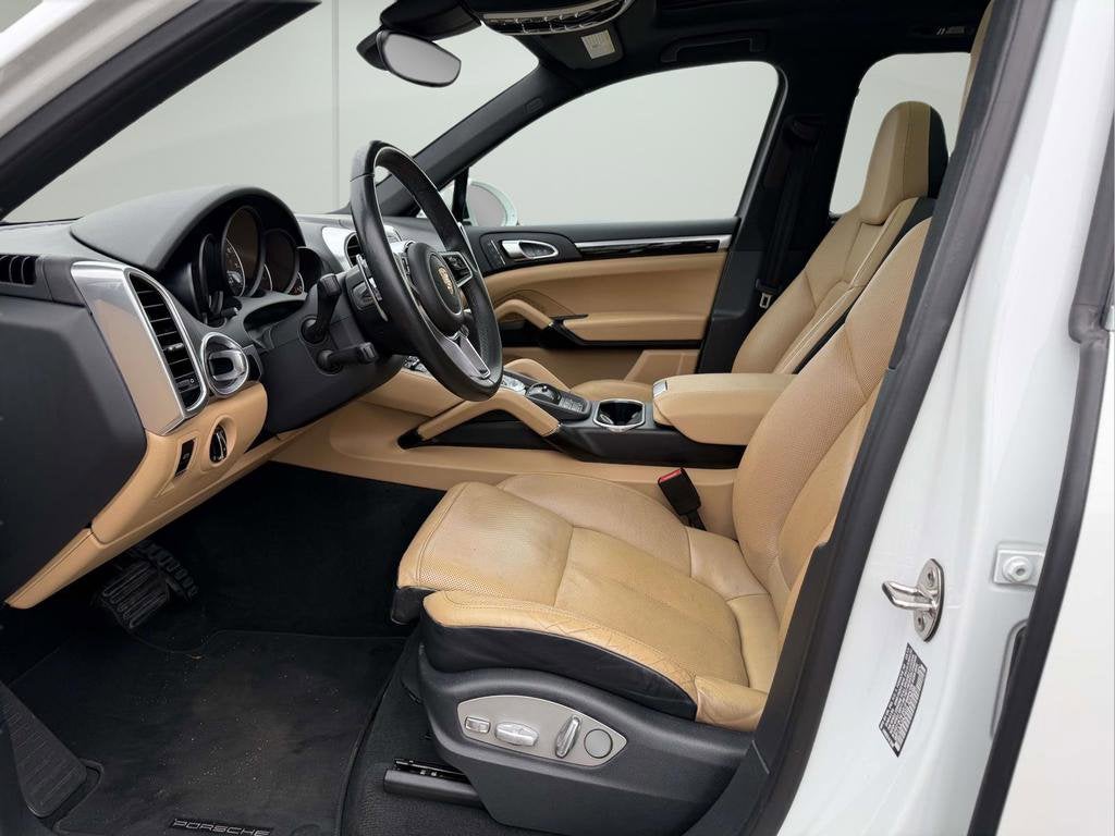 2016 Porsche Cayenne Base
