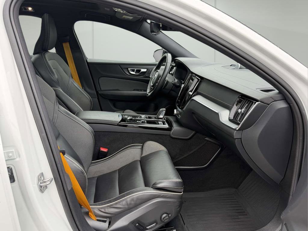 2021 Volvo V60 T8 Polestar