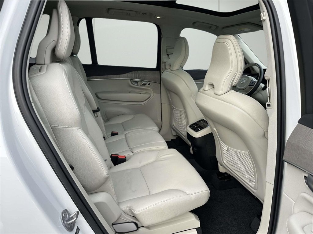 2024 Volvo XC90 B6 Plus Bright Theme