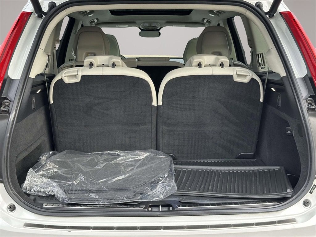 2024 Volvo XC90 B6 Plus Bright Theme