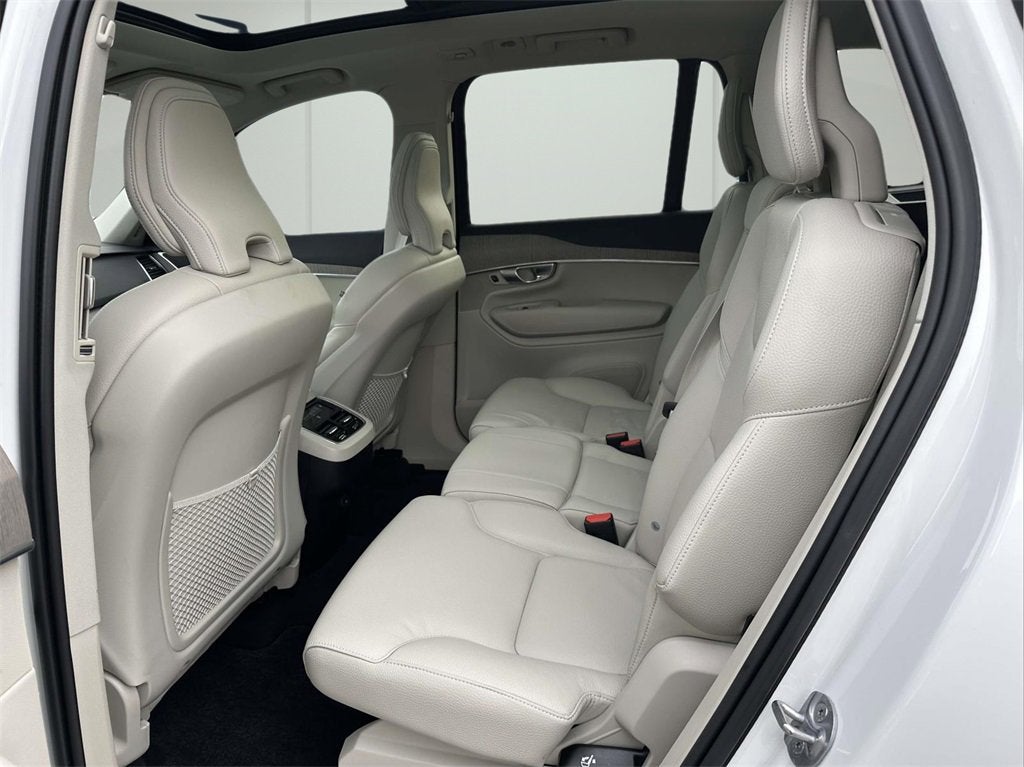 2024 Volvo XC90 B6 Plus Bright Theme