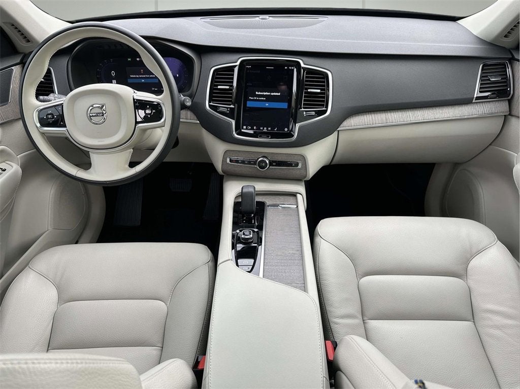 2024 Volvo XC90 B6 Plus Bright Theme