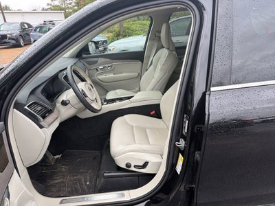 2024 Volvo XC90 B6 Plus Bright Theme