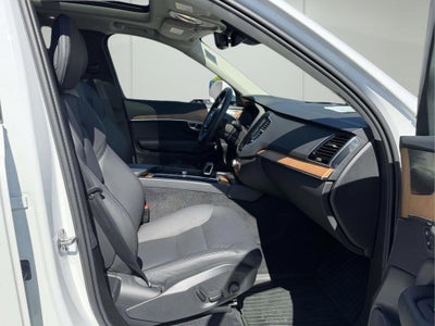 2024 Volvo XC90 B6 Plus Bright Theme