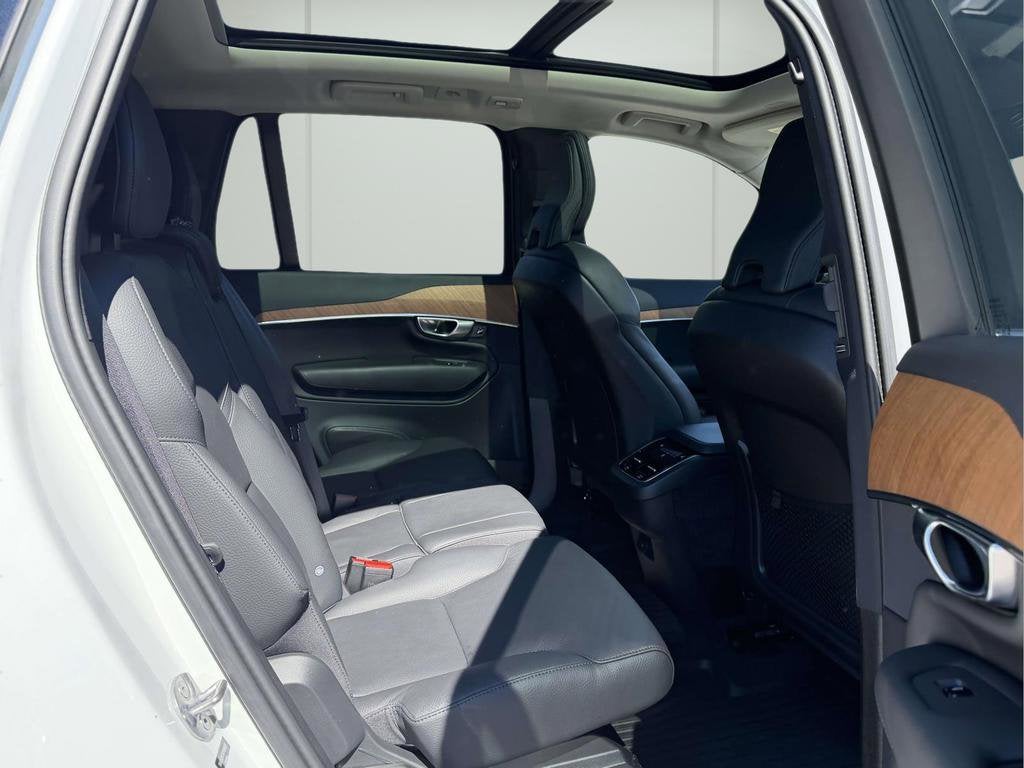 2024 Volvo XC90 B6 Plus Bright Theme