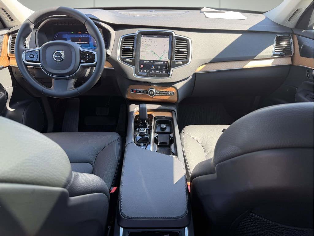 2024 Volvo XC90 B6 Plus Bright Theme