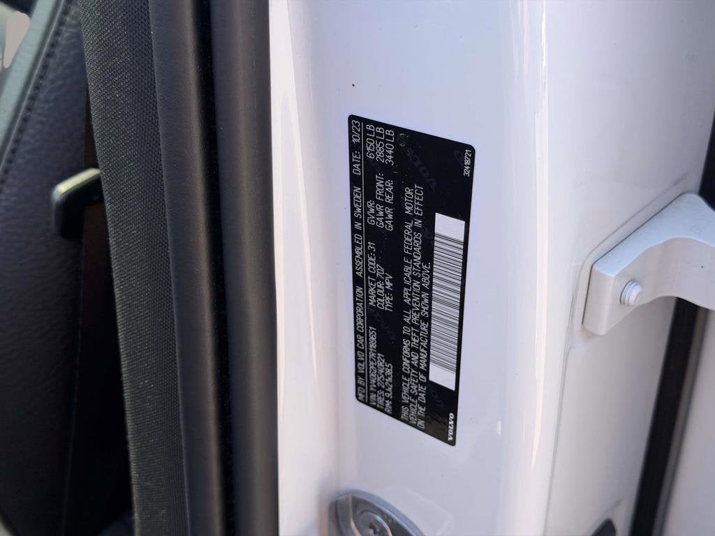 2024 Volvo XC90 B6 Plus Bright Theme