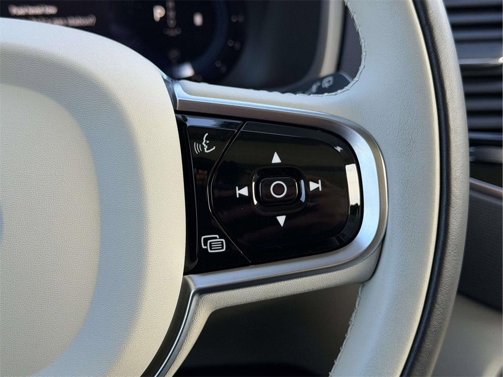 2023 Volvo XC90 B6 Plus 7-Seater