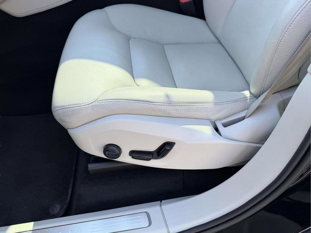 2023 Volvo XC90 B6 Plus 7-Seater