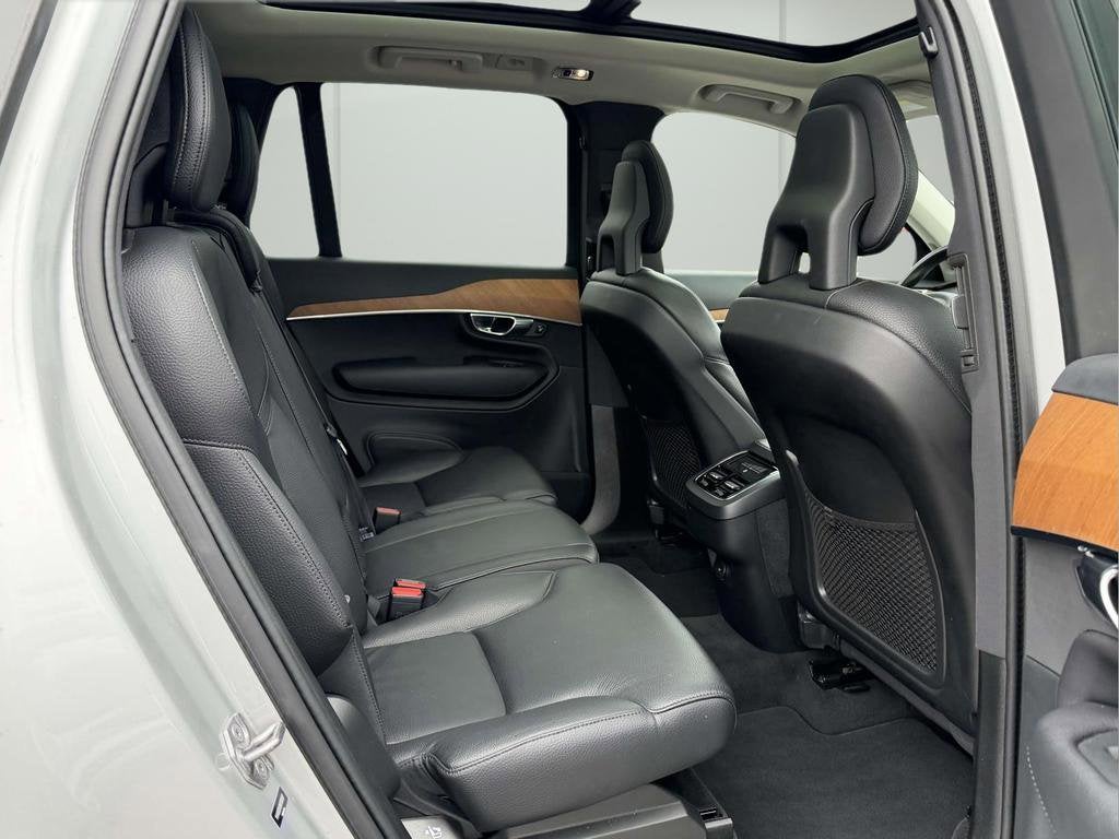 2022 Volvo XC90 T5 Momentum