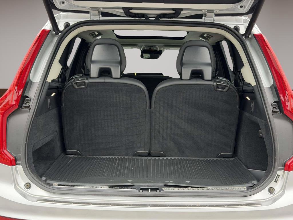 2022 Volvo XC90 T5 Momentum