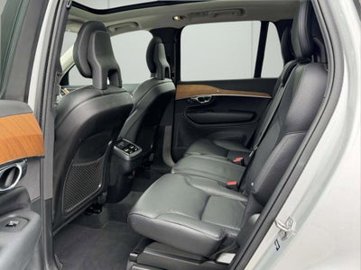 2022 Volvo XC90 T5 Momentum