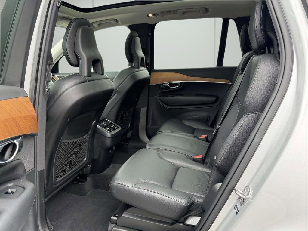 2022 Volvo XC90 T5 Momentum