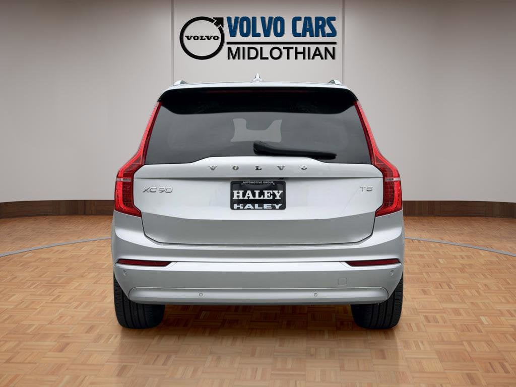 2022 Volvo XC90 T5 Momentum