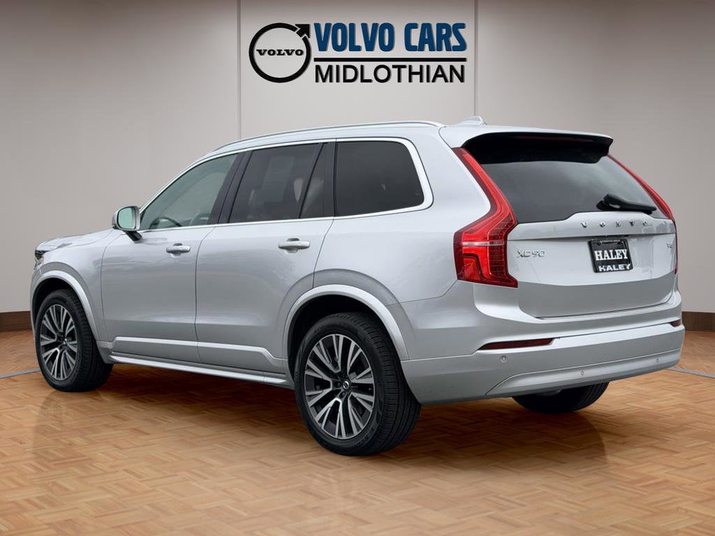 2022 Volvo XC90 T5 Momentum