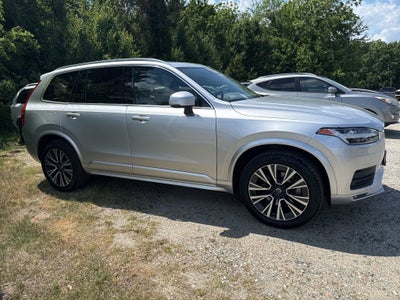 2022 Volvo XC90 T5 Momentum