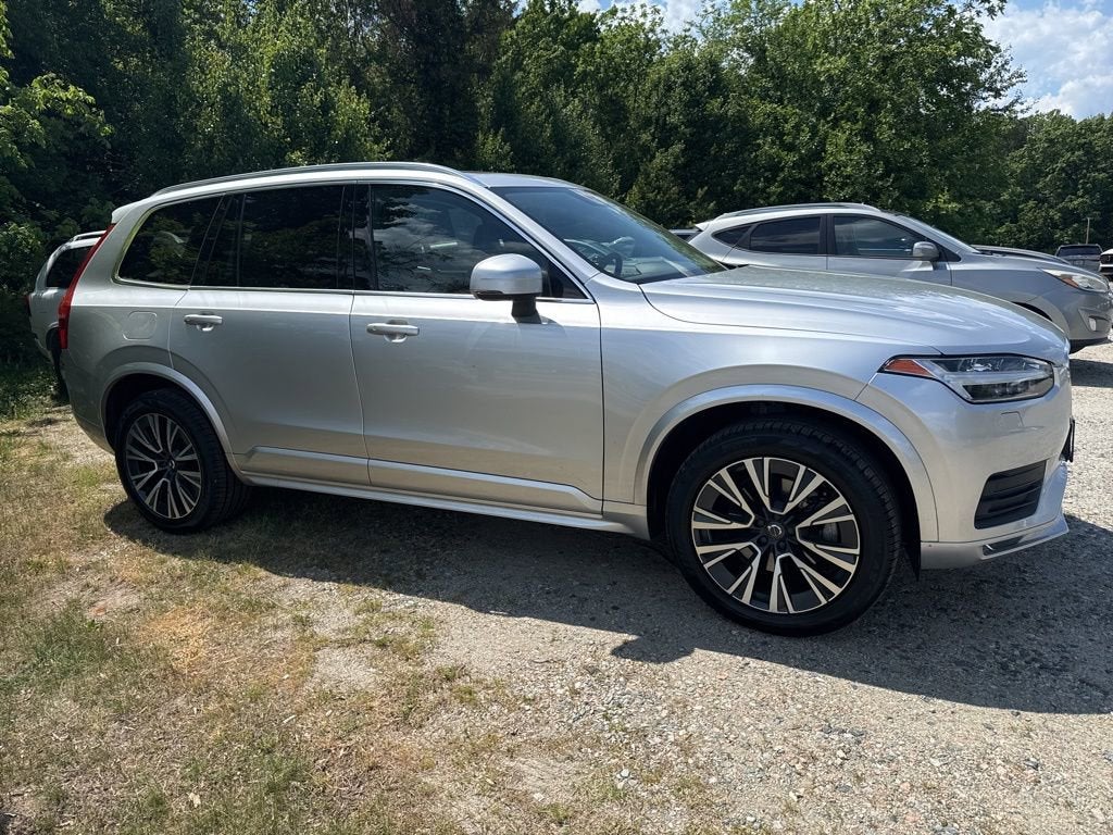 2022 Volvo XC90 T5 Momentum